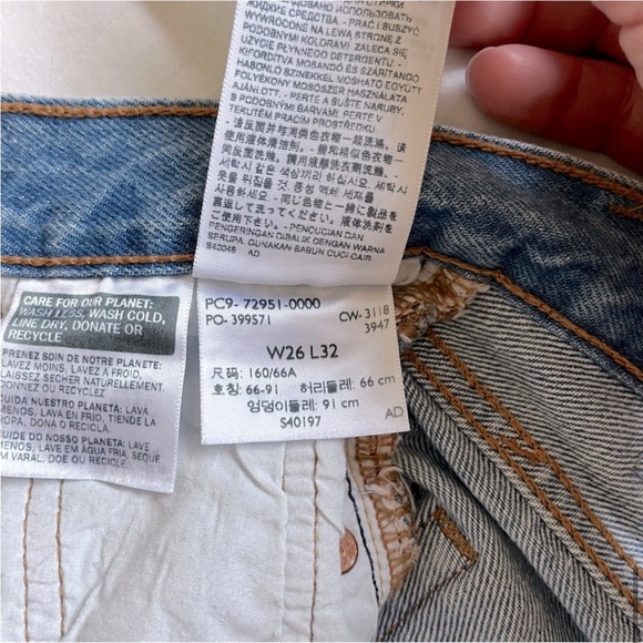 Levi’s Ribcage Split Flare Jean Dazed and Confused Light Washed Blue size 26 - Picture 13 of 16